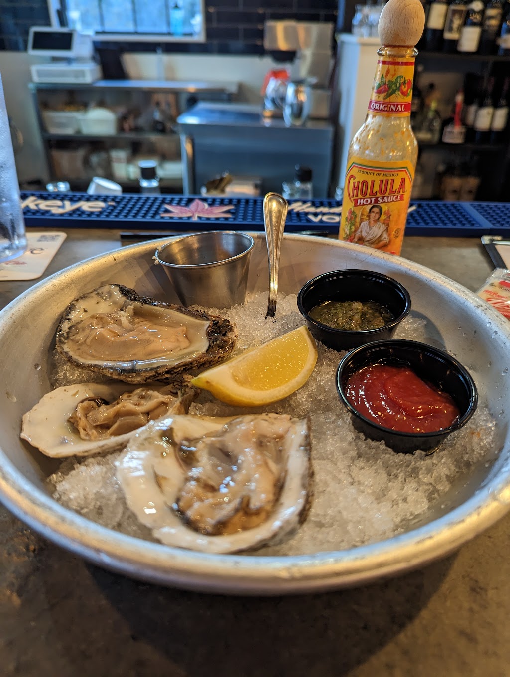 Salty Marys Oyster Bar and Tavern | restaurant | 25600 Center Ridge Rd, Westlake, OH 44145, USA | 4402982121 OR +1 440-298-2121