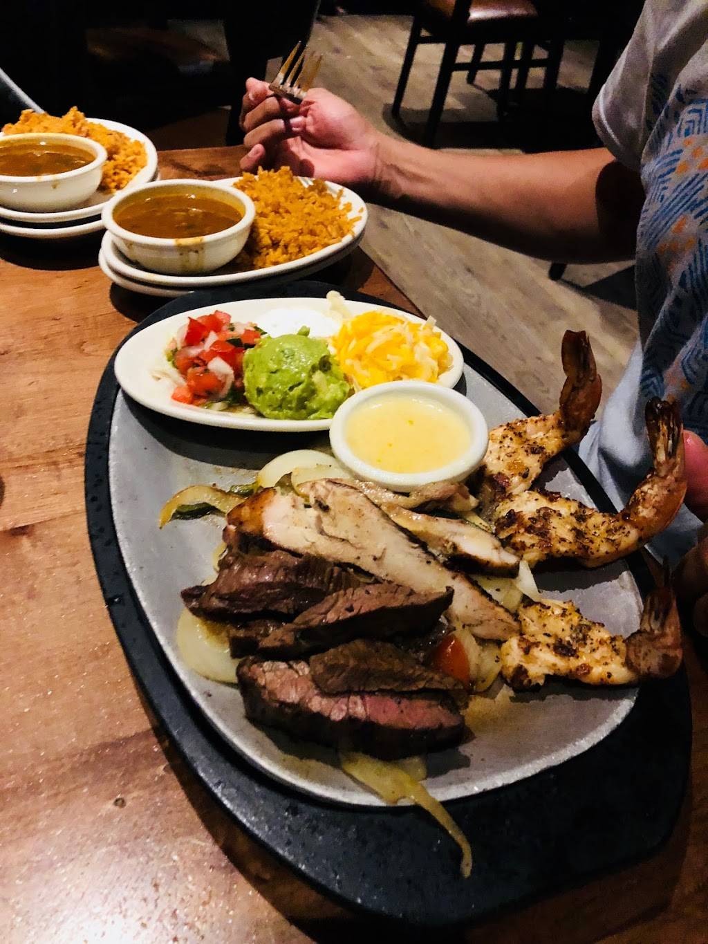 Uncle Julios Mexican From Scratch | restaurant | 13920 Promenade Commons St, Gainesville, VA 20155, USA | 5714454700 OR +1 571-445-4700