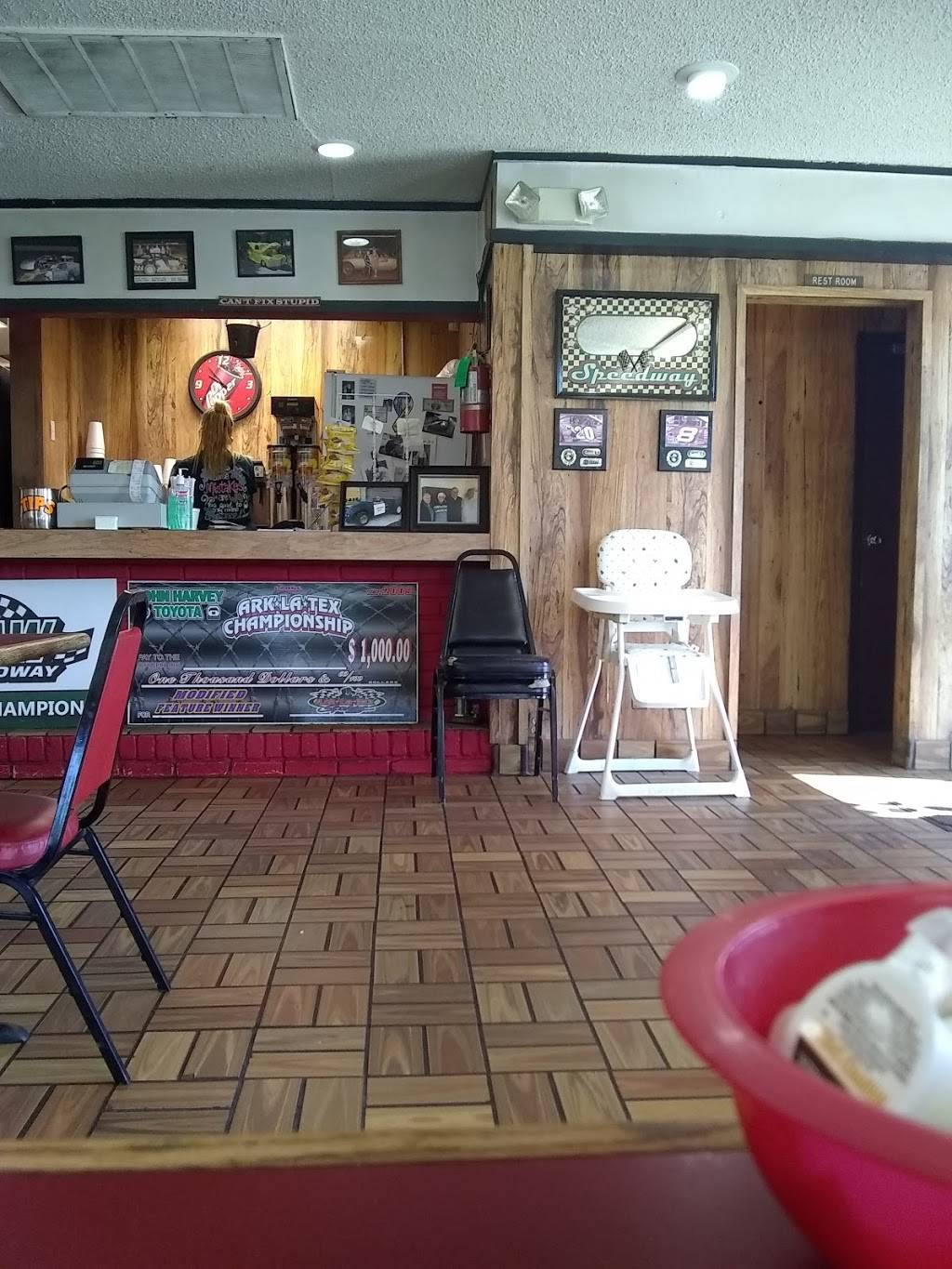 Speedway Grille | restaurant | 2010 W Okmulgee Ave, Muskogee, OK 74401, USA | 9186876552 OR +1 918-687-6552