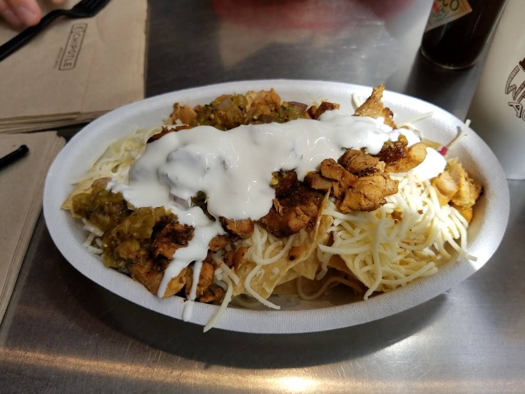 Chipotle Mexican Grill | restaurant | 1128 Lake St Frnt A, Oak Park, IL 60301, USA | 7085248211 OR +1 708-524-8211