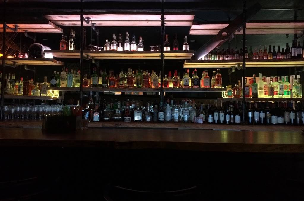 Hillcrest Landing | restaurant | 229 Clark Ave, Yuba City, CA 95991, USA | 5306742611 OR +1 530-674-2611