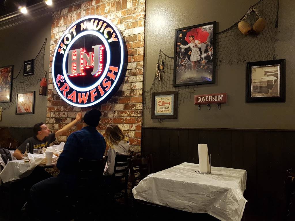 Hot N Juicy Crawfish | restaurant | 3863 Spring Mountain Rd, Las Vegas, NV 89102, USA | 7027502428 OR +1 702-750-2428