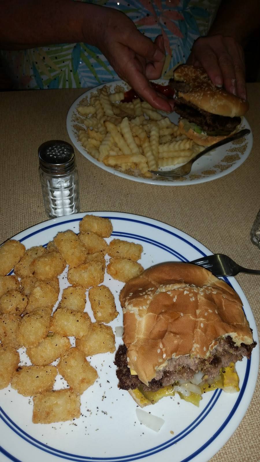 Bobs 82 Mini Mart | cafe | 11026 W Hickory St, Peggs, OK 74452, USA | 9185983473 OR +1 918-598-3473