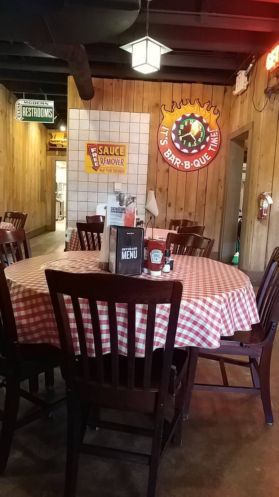 Famous Daves Bar-B-Que | restaurant | 3055 WI-16, La Crosse, WI 54601, USA | 6087794100 OR +1 608-779-4100