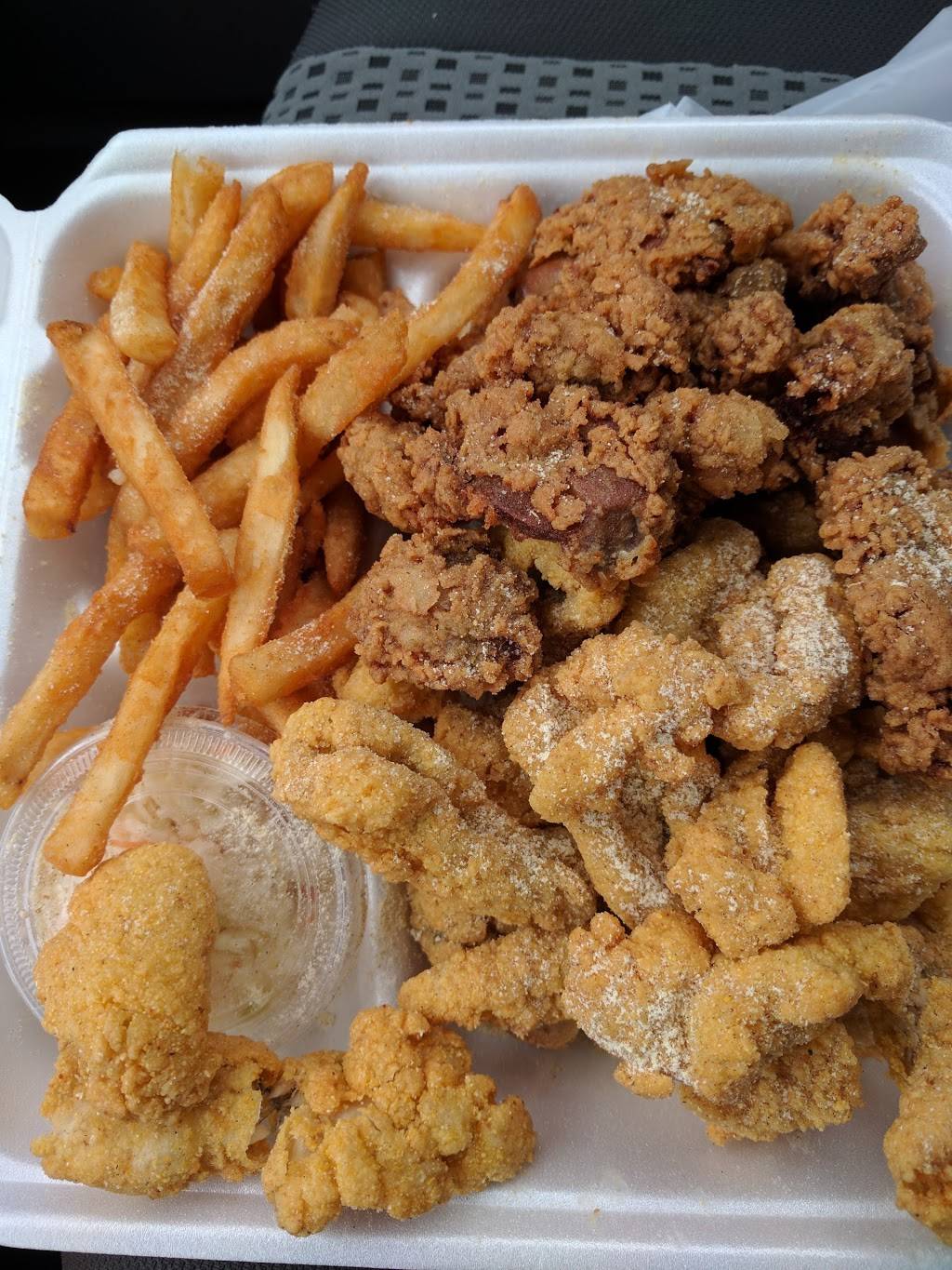 Hook | restaurant | 1127 W Broadway Ave #2505, Minneapolis, MN 55411, USA | 6125213333 OR +1 612-521-3333