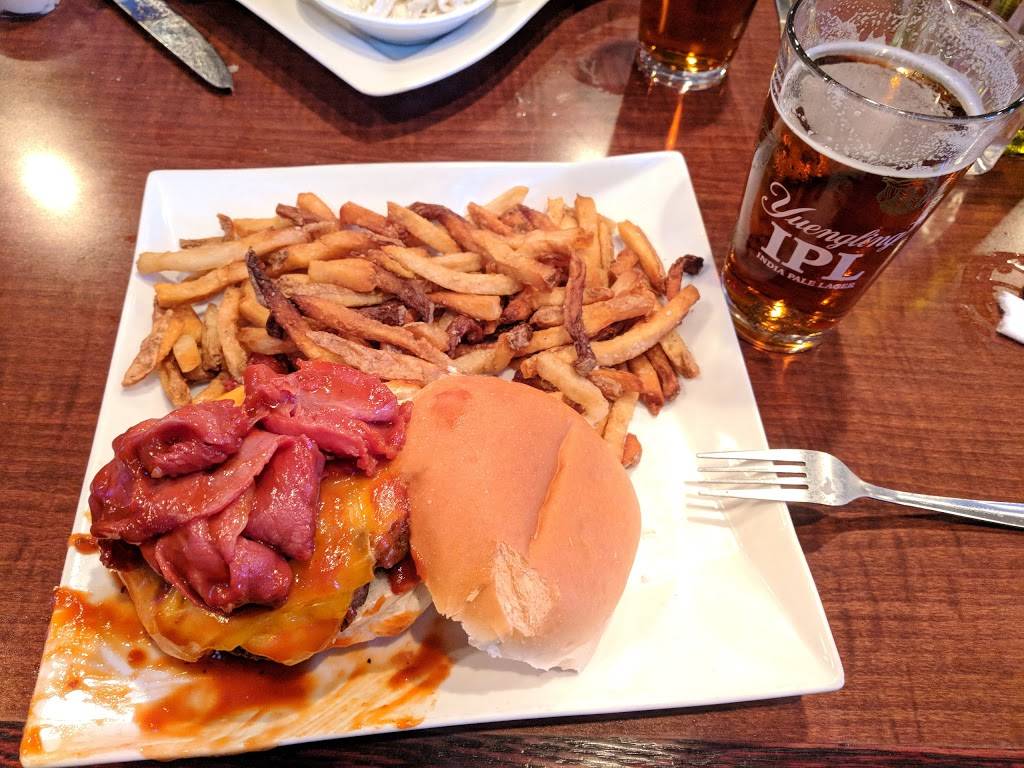 The Manor Restaurant & Lounge | night club | 300 Hershey Rd, West Hanover Township, PA 17112, USA | 7175452338 OR +1 717-545-2338