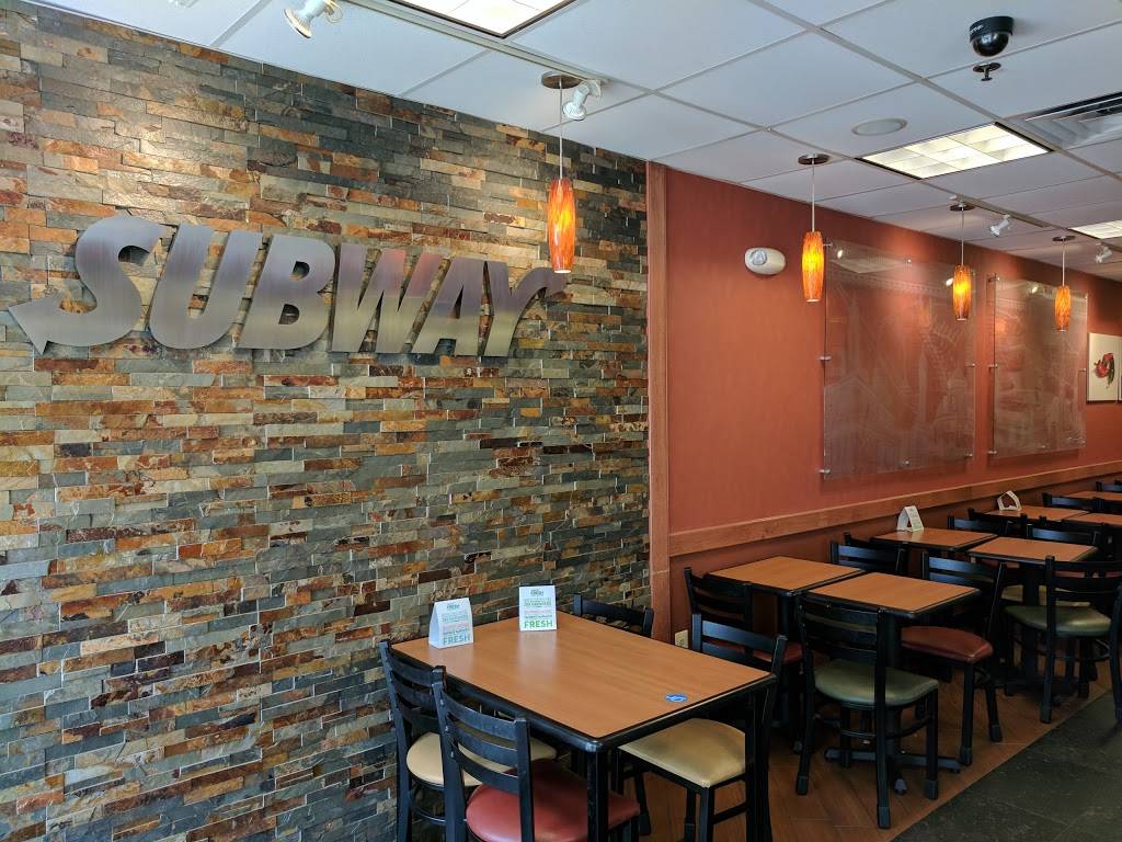 Subway | restaurant | 10340 Main Street, Suite 1560, Main Street Marketplace, Fairfax, VA 22030, USA | 7033592822 OR +1 703-359-2822