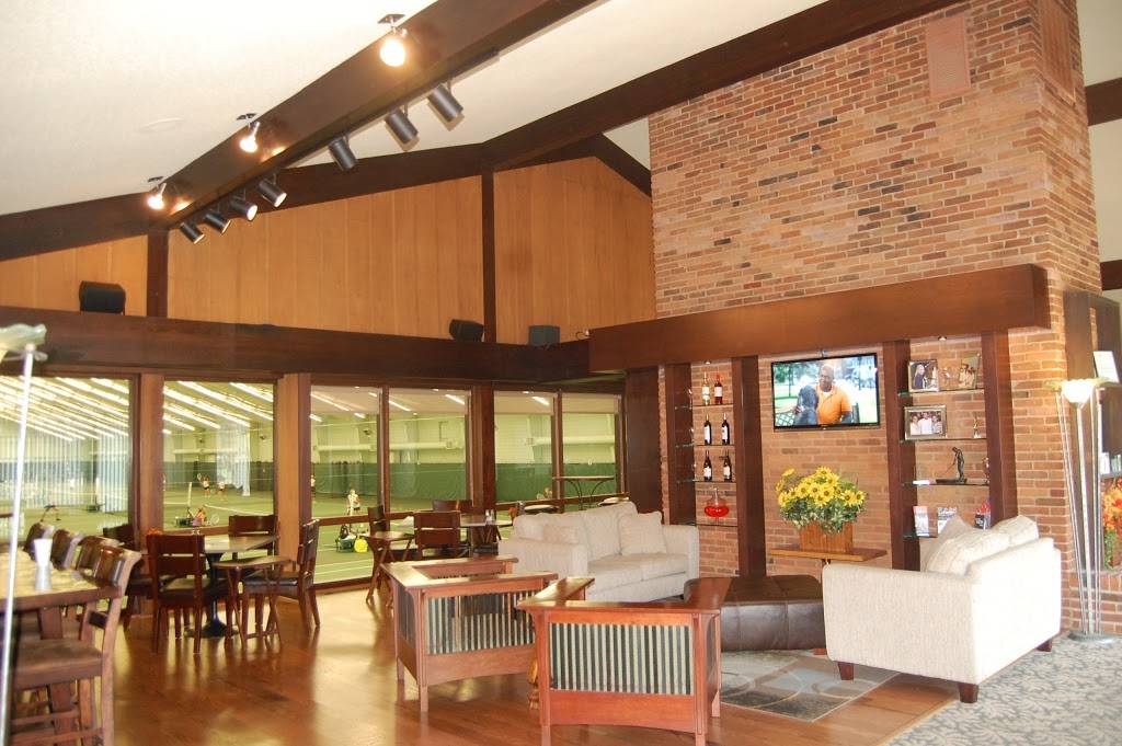 Creve Coeur Racquet Club | restaurant | 12691 Conway Rd, Creve Coeur, MO 63141, USA | 3144340344 OR +1 314-434-0344