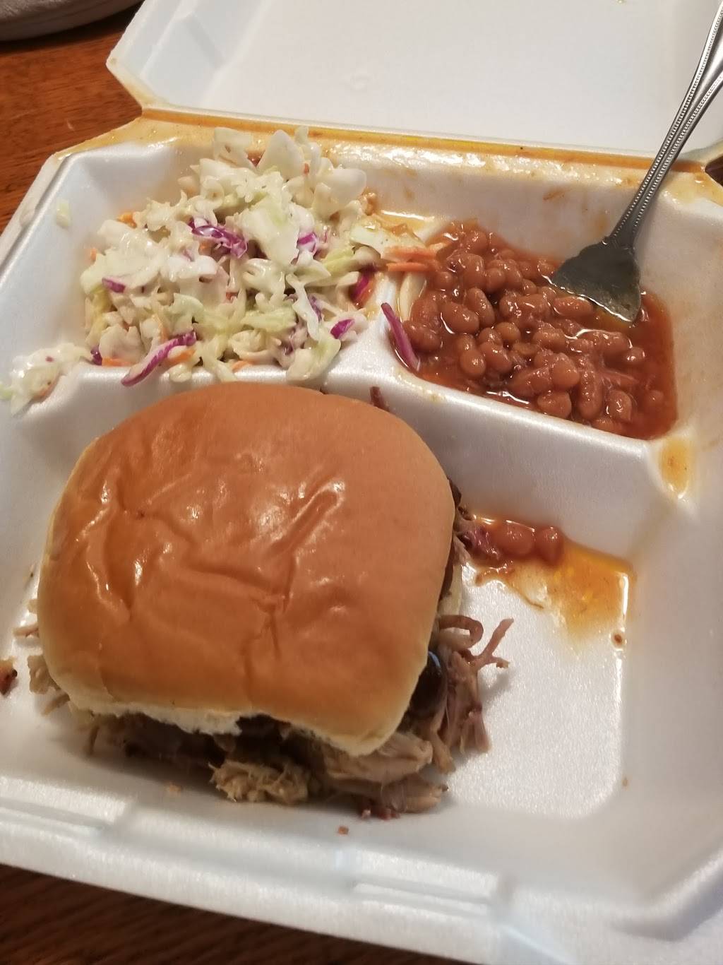 Southern Butts BBQ | restaurant | 6850 SE, US-301, Hawthorne, FL 32640, USA | 8506720674 OR +1 850-672-0674