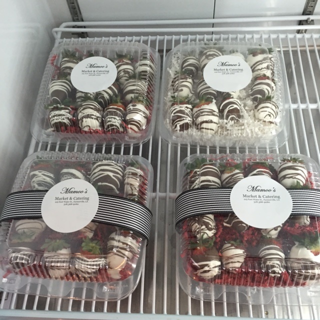 Mamoos Market & Catering | restaurant | 445 E Water St, Farmerville, LA 71241, USA | 3183689060 OR +1 318-368-9060