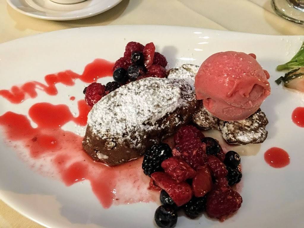 Casa Nostra | restaurant | 2 W Market St, Leesburg, VA 20176, USA | 7037771983 OR +1 703-777-1983