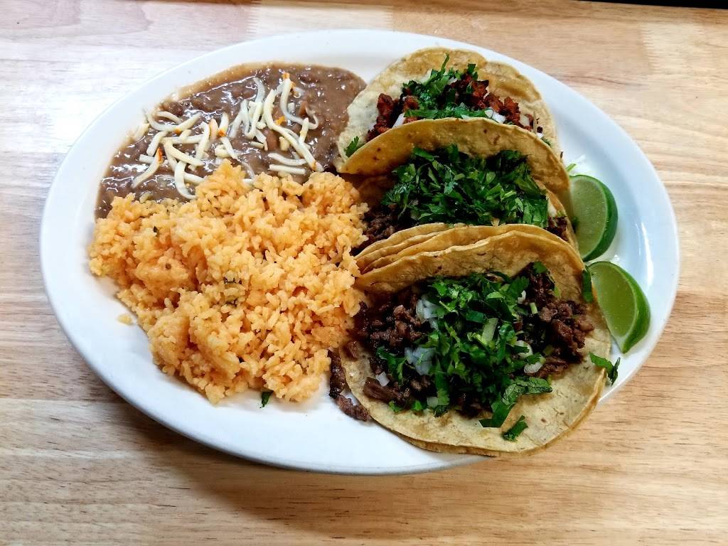 Taqueria La Fogata | restaurant | 3930 W Montrose Ave, Chicago, IL 60618, USA | 7735090902 OR +1 773-509-0902