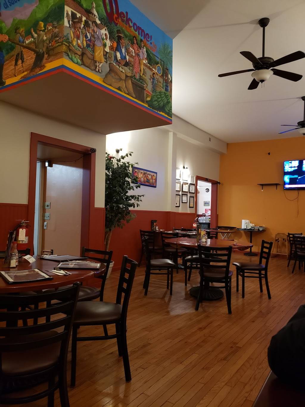 La Fogata Restaurante | restaurant | 770 Tyler St, Pittsfield, MA 01201, USA | 4134436969 OR +1 413-443-6969