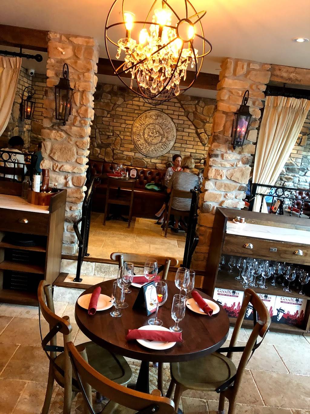 Goodfellas Wood Oven Pizza | restaurant | 1 Old Mill Dr, York, ON M6S 0A1, Canada | 8554335527 OR +1 855-433-5527