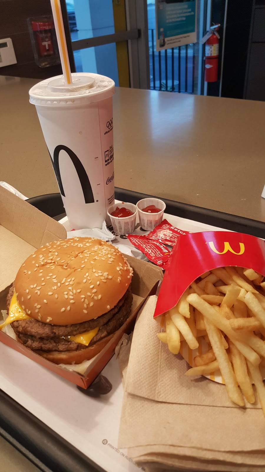 Chipotle Mexican Grill | restaurant | 331 Rockaway Turnpike, Lawrence, NY 11559, USA | 5162393952 OR +1 516-239-3952