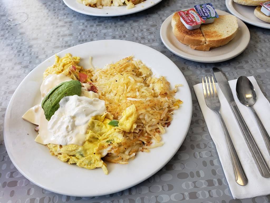 Riviera Family Restaurant | restaurant | 5633 Mission Boulevard, Riverside, CA 92509, USA | 9512749509 OR +1 951-274-9509