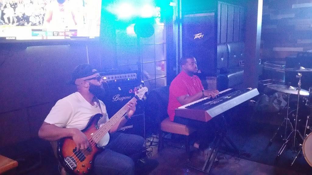 Duvals Bar | restaurant | 675 Opelika Rd, Auburn, AL 36830, USA | 3345217337 OR +1 334-521-7337