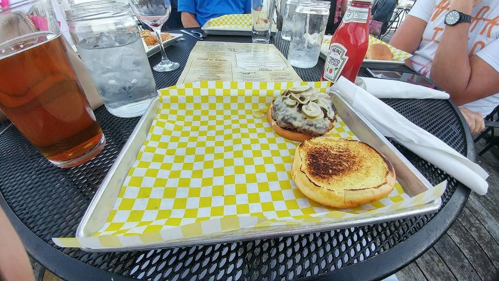 Bayside | restaurant | 142 E Walled Lake Dr, Walled Lake, MI 48390, USA | 2486693322 OR +1 248-669-3322