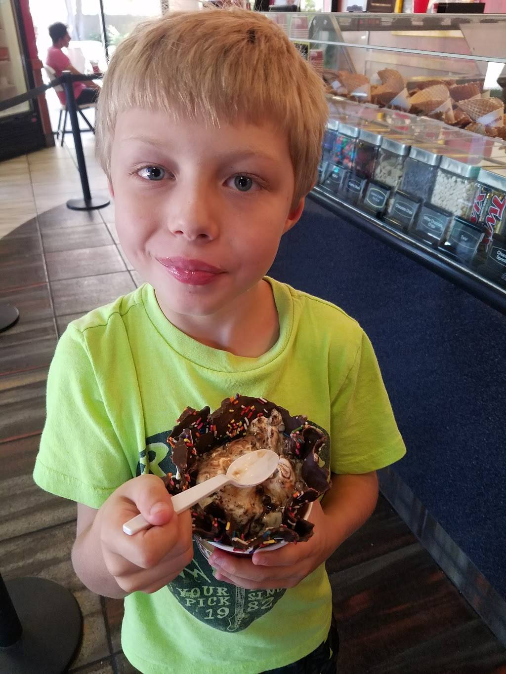 Cold Stone Creamery | bakery | 18740-A Soledad Canyon Rd, Santa Clarita, CA 91351, USA | 6612521300 OR +1 661-252-1300