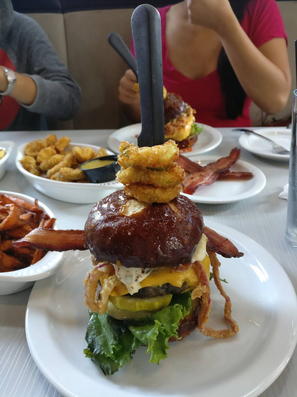 Slaters 50/50 | restaurant | 61 N Raymond Ave, Pasadena, CA 91103, USA | 6267659700 OR +1 626-765-9700