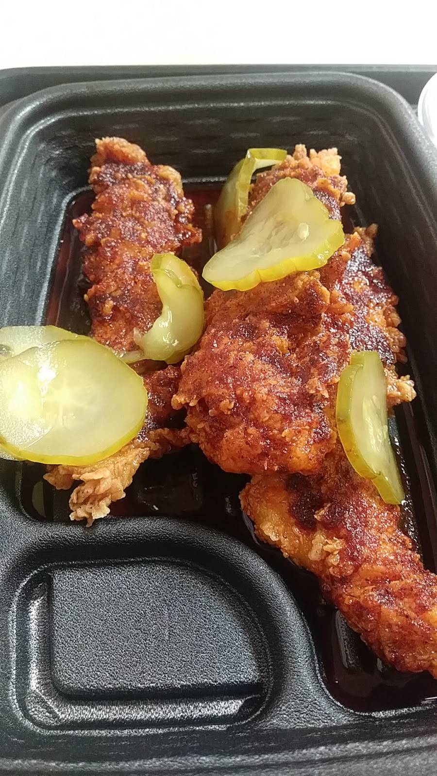 KFC | restaurant | 222 E Parkwood Dr, Friendswood, TX 77546, USA | 2819923735 OR +1 281-992-3735