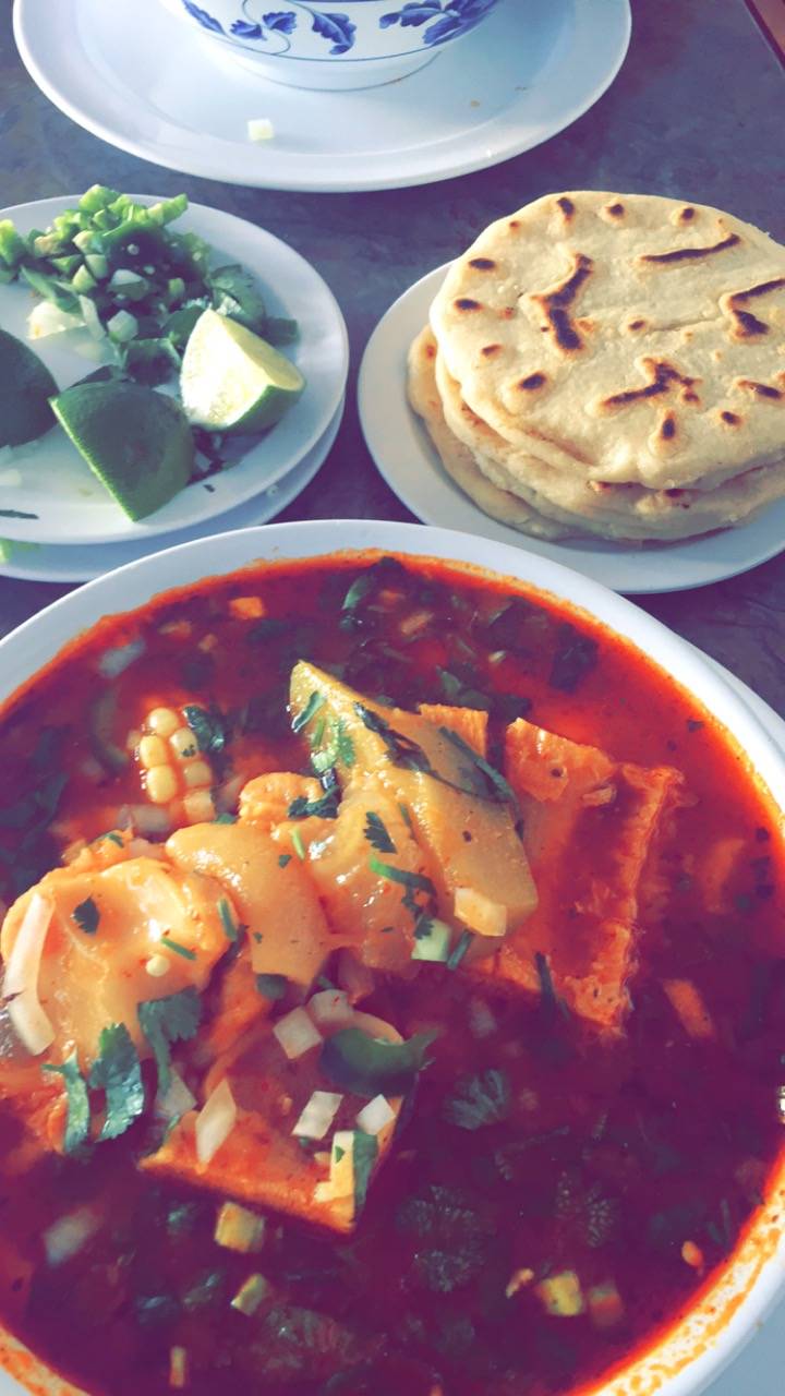 Pupuseria Las Palmas Salvadoreña | restaurant | 3851 International Blvd, Oakland, CA 94601, USA | 5104379615 OR +1 510-437-9615