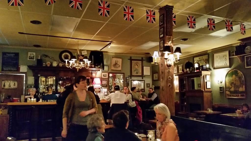 The Red Lion Lincoln Square | restaurant | 4749 N Rockwell St, Chicago, IL 60625, USA | 7736541341 OR +1 773-654-1341