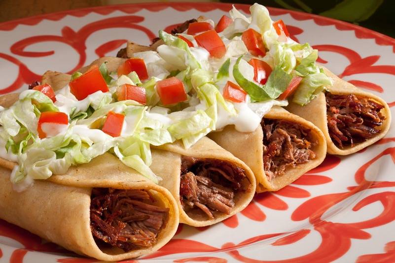 La Mesa Mexican Restaurant | restaurant | 15825 W Maple Rd #102, Omaha, NE 68116, USA | 4025576130 OR +1 402-557-6130