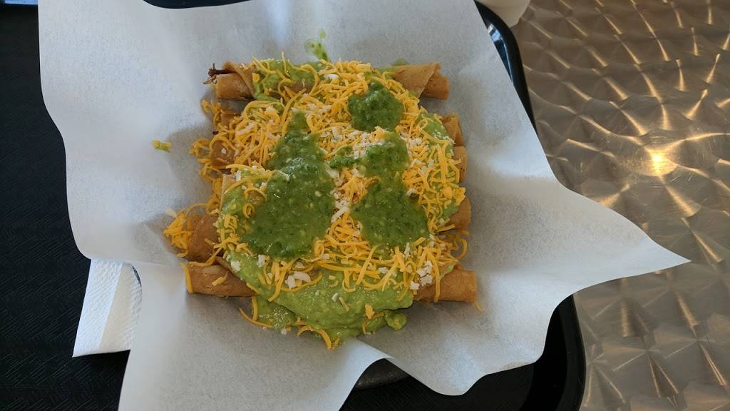 Santanas Mexican Food | restaurant | 10050 Mission Gorge Rd, Santee, CA 92071, USA | 6196317680 OR +1 619-631-7680