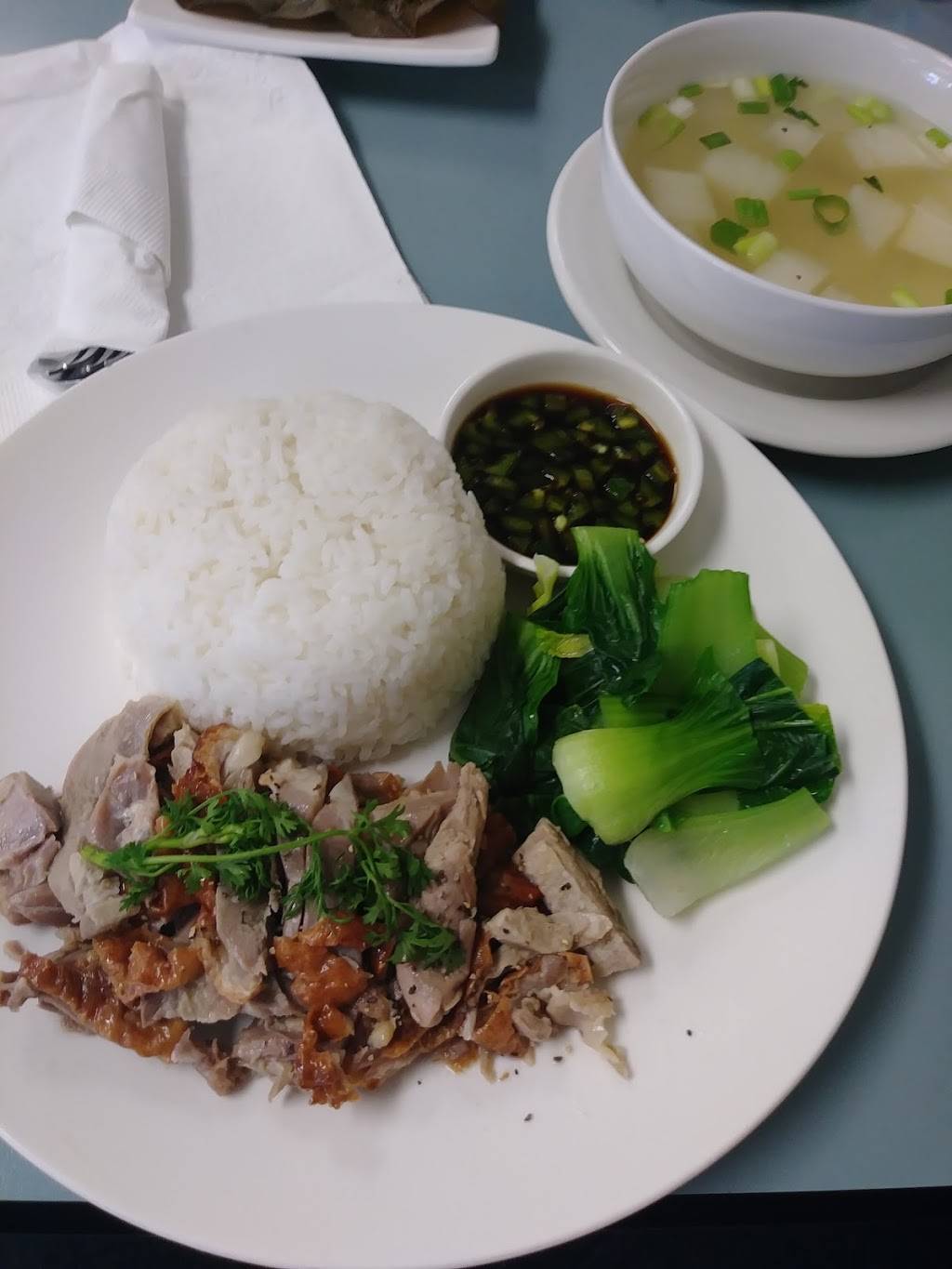 Siam Thai | restaurant | 453 Lincoln Ave, Charleston, IL 61920, USA | 2173450313 OR +1 217-345-0313