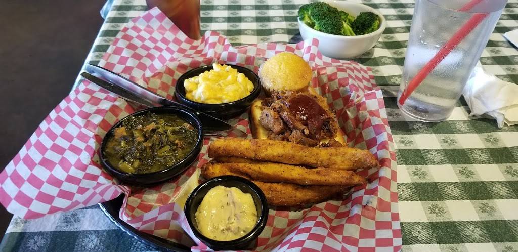 Famous Daves Bar-B-Que | restaurant | 991 Industrial Blvd, Smyrna, TN 37167, USA | 6152202276 OR +1 615-220-2276