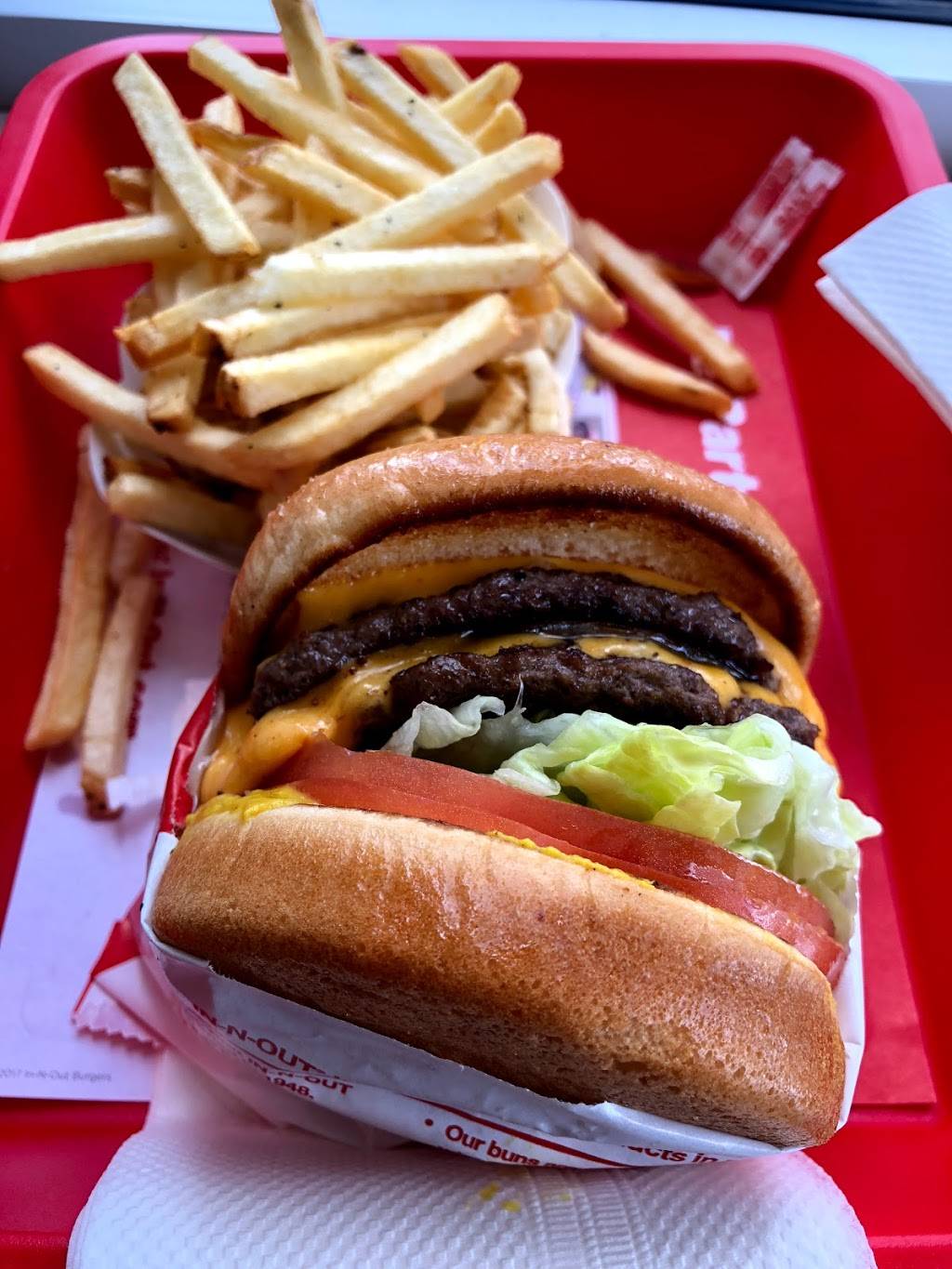 In-N-Out Burger | restaurant | 949 Veterans Blvd, Redwood City, CA 94063, USA | 8007861000 OR +1 800-786-1000