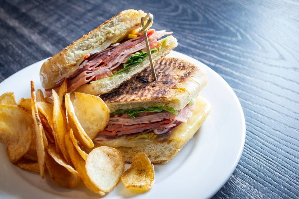 Indigo Room | restaurant | 800 48th Ave, Amana, IA 52203, USA | 3198385015 OR +1 319-838-5015