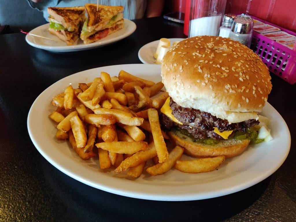 The BarnYard | restaurant | 559 Dundas St, Woodstock, ON N4S 1C7, Canada | 5195372711 OR +1 519-537-2711