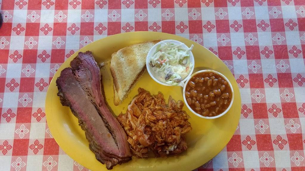 Backyard BBQ | restaurant | 220 N Haughton Hwy, Greenup, IL 62428, USA | 2179235100 OR +1 217-923-5100