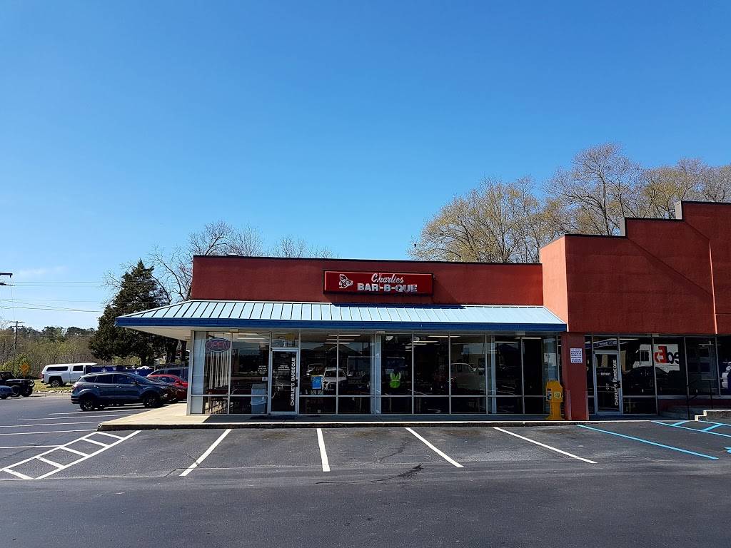Charlies Bar-B-Que | restaurant | 8590 Pelham Rd, Greenville, SC 29615, USA | 8642977876 OR +1 864-297-7876