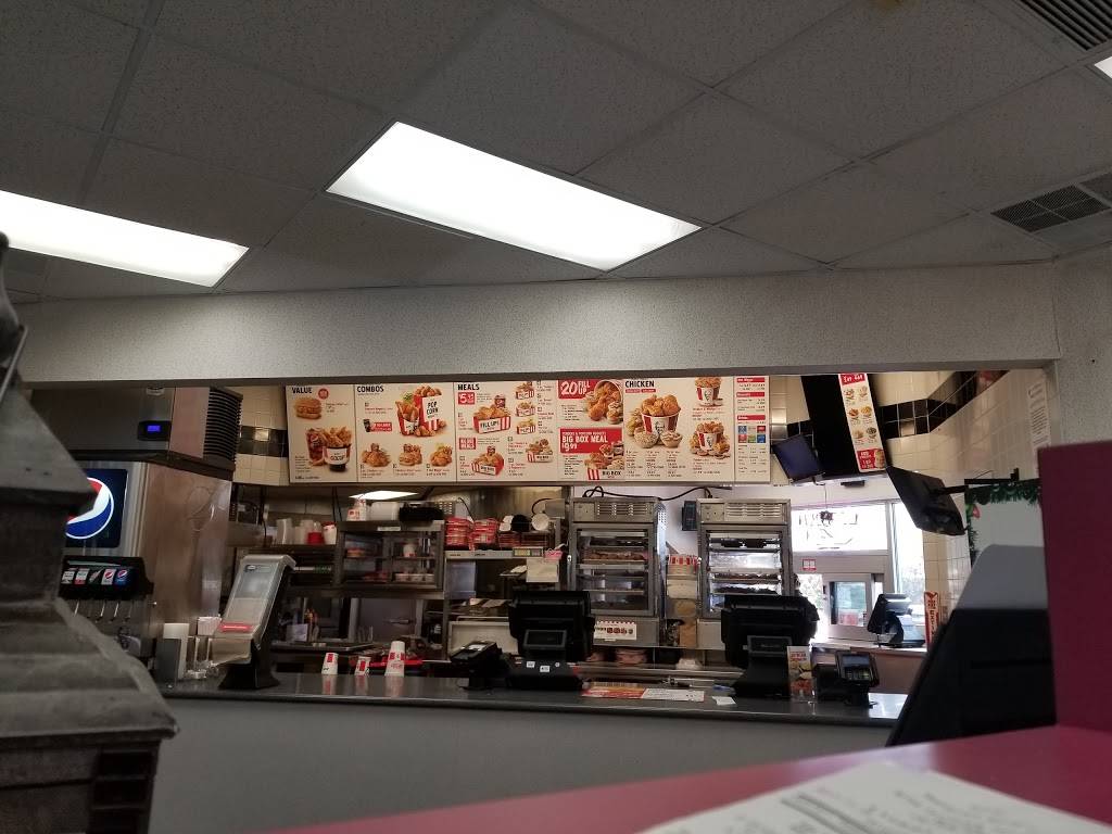 KFC | restaurant | 40702 California Oaks Rd, Murrieta, CA 92562, USA | 9516962250 OR +1 951-696-2250