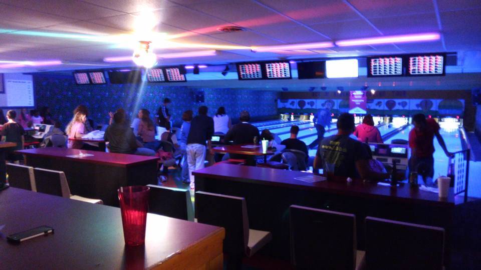 POs Pub & Grill at Pollards Bowl | night club | 1119 S Main St, Versailles, IN 47042, USA | 8126896461 OR +1 812-689-6461