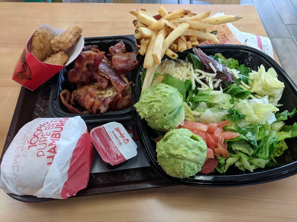 Wendys | restaurant | 2817 S Bay St, Eustis, FL 32726, USA | 3523575535 OR +1 352-357-5535