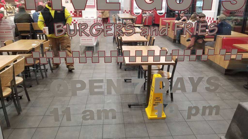 Five Guys | restaurant | 4 Kelch Dr, Malta, NY 12020, USA | 5182895645 OR +1 518-289-5645