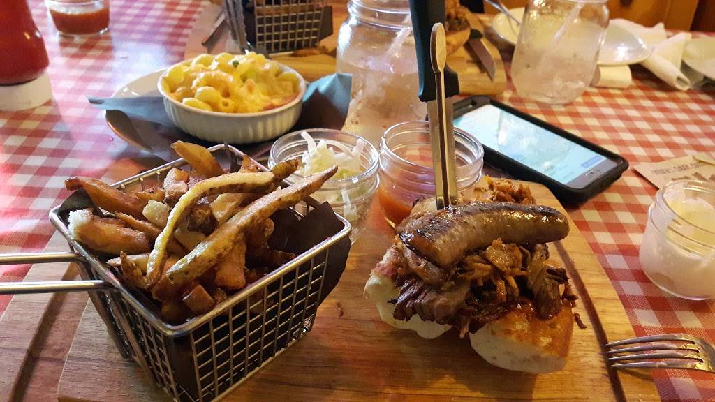 Wild Wing | restaurant | 20865 Dalton Rd, Sutton, ON L0E 1R0, Canada | 9057228100 OR +1 905-722-8100