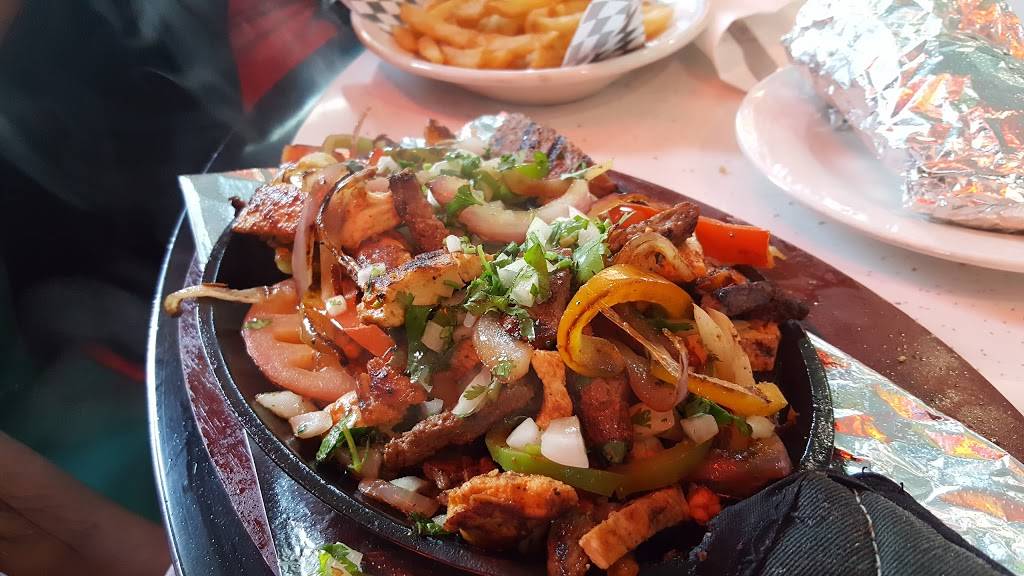 Friscos Carhops Diner | restaurant | 18065 Gale Ave, City of Industry, CA 91748, USA | 6269133663 OR +1 626-913-3663