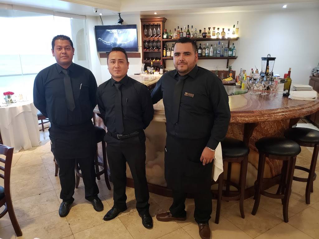 Restaurante Los Cristales | restaurant | Carretera Libre Tijuana, Escenica Ensenada - Tijuana Km. 35.16, Hermenegildo Cuenca Diaz, 22710 Rosarito, B.C., Mexico | 0446611120096 OR +52 1 661 112 0096