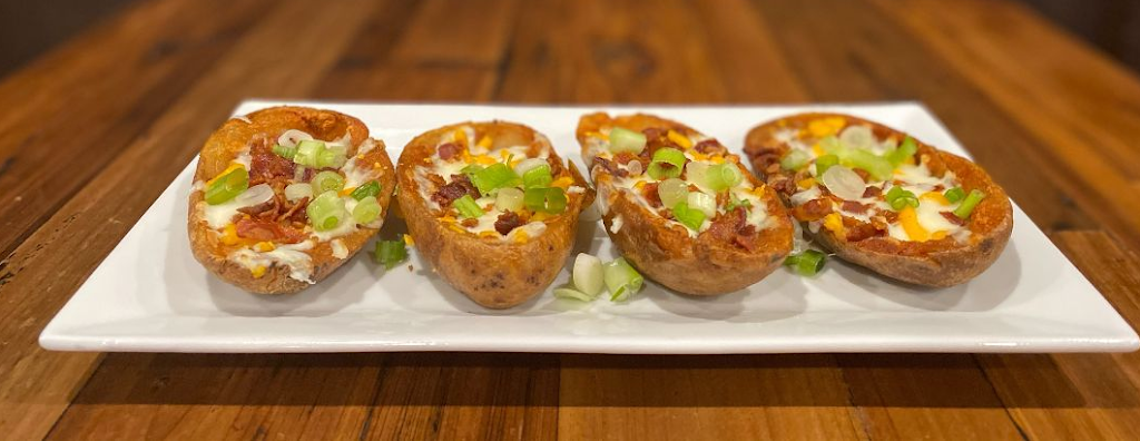 The Crest Room | restaurant | 706 Westfield St, West Springfield, MA 01089, USA | 4137397700 OR +1 413-739-7700