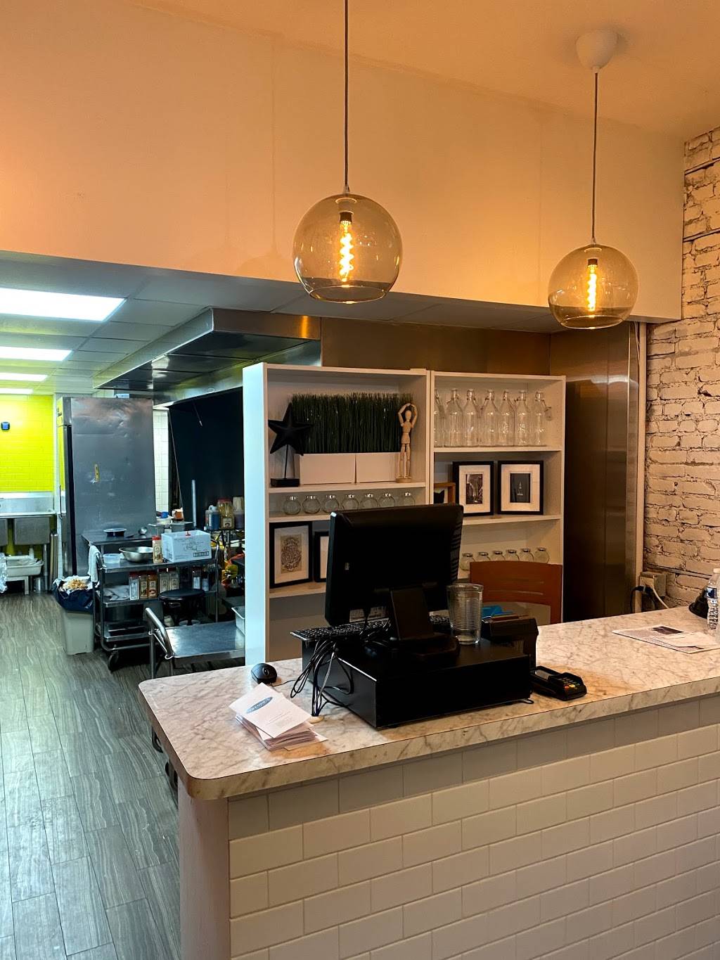 Freddies | restaurant | 2173 Professor Ave, Cleveland, OH 44113, USA | 2164170867 OR +1 216-417-0867