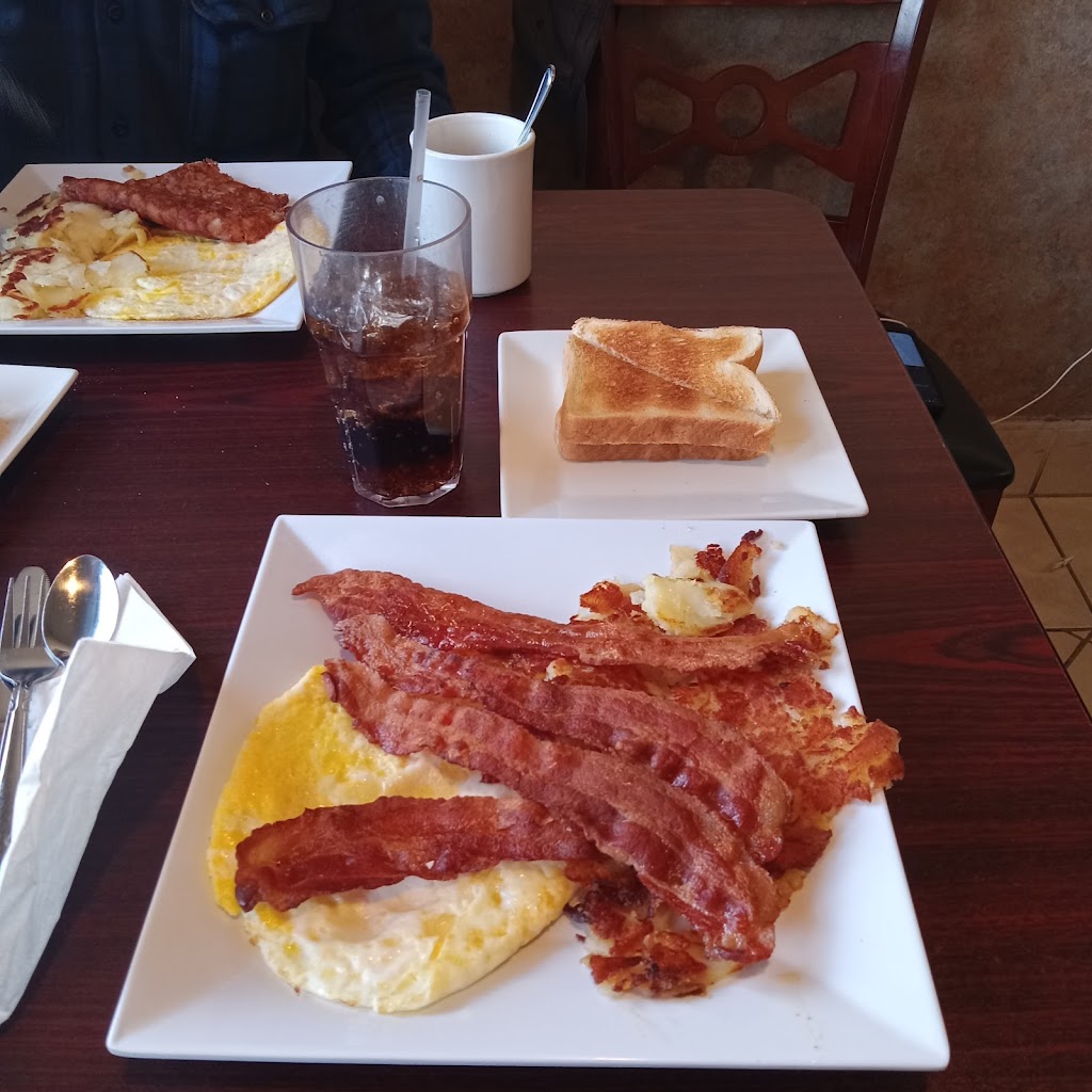 Angel’s Family Restaurant | restaurant | 2222 Silverside Rd, Wilmington, DE 19803, USA | 3024790138 OR +1 302-479-0138