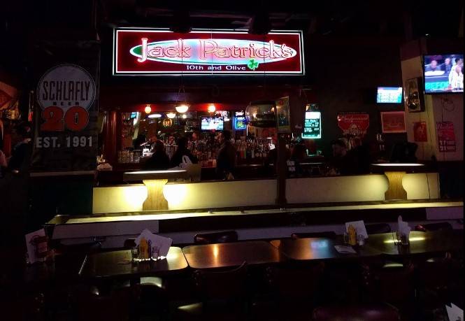 Jack Patricks Bar & Grill | restaurant | 1000 Olive St, St. Louis, MO 63101, USA | 3144368879 OR +1 314-436-8879