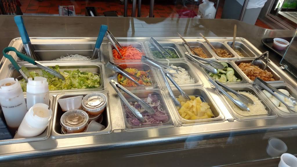 Urban Kitchen Haymarket | restaurant | 6402 Trading Square, Haymarket, VA 20169, USA | 7037540200 OR +1 703-754-0200