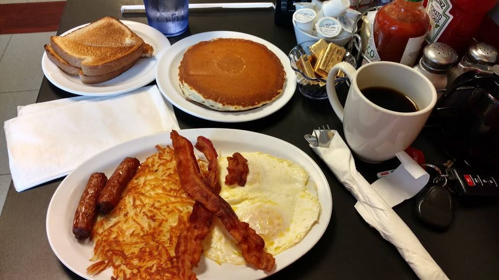 Suzy Qs Hometown Diner | restaurant | 225 Chimney Corner Ln #1001 ON in Greenwich Medical Complex, Military Trail, Jupiter, FL 33458, USA | 5618223744 OR +1 561-822-3744