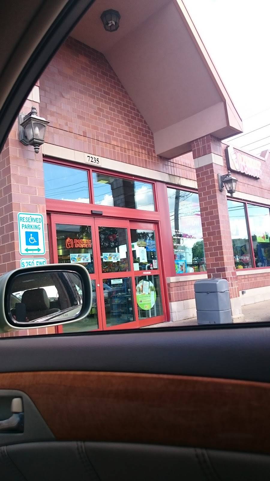 Dunkin Donuts | cafe | 7235 N Caldwell Ave, Niles, IL 60714, USA | 8476479474 OR +1 847-647-9474